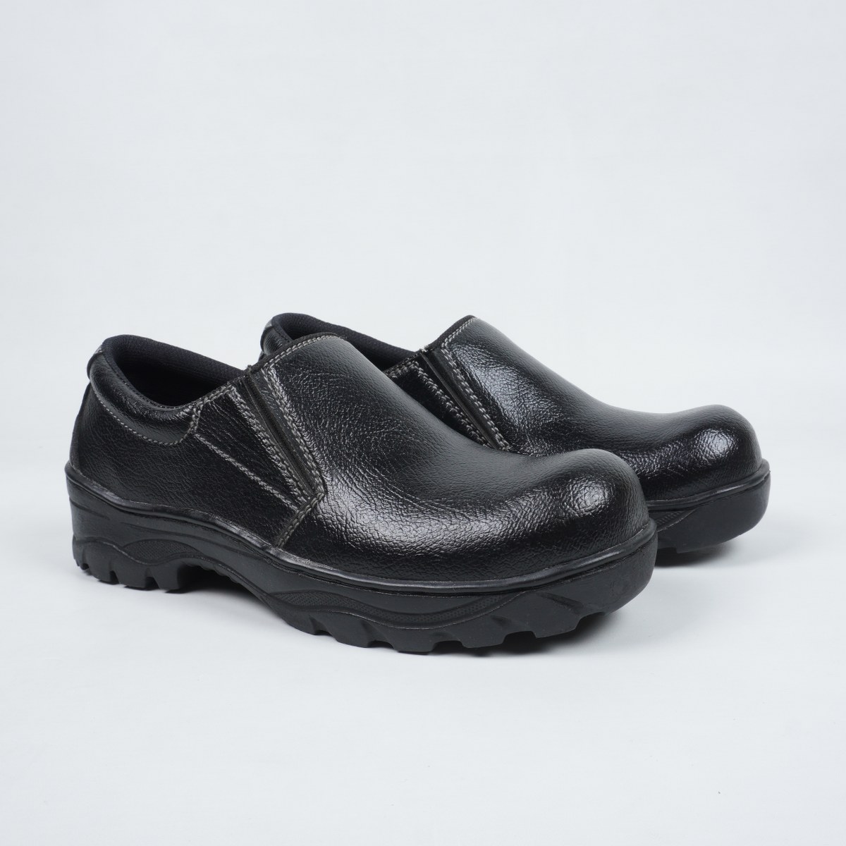 10 Rekomendasi Sepatu Safety untuk Mekanik di Bengkel
